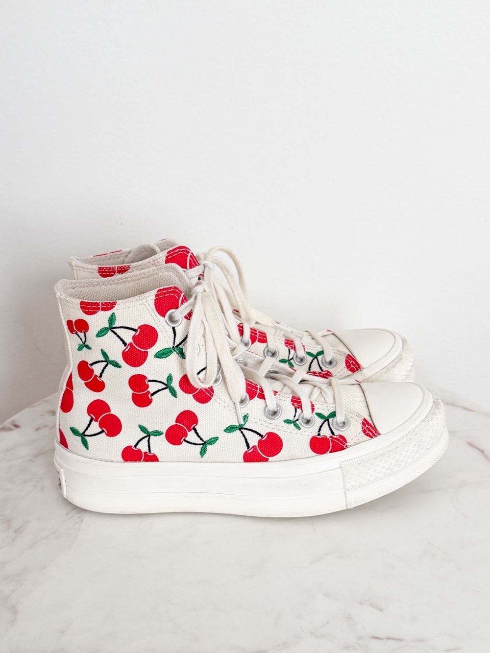 Converse Chuck Taylor All Stars Lift Platform Hi Top Cherry Sneakers Size 7 - Picture 6 of 7